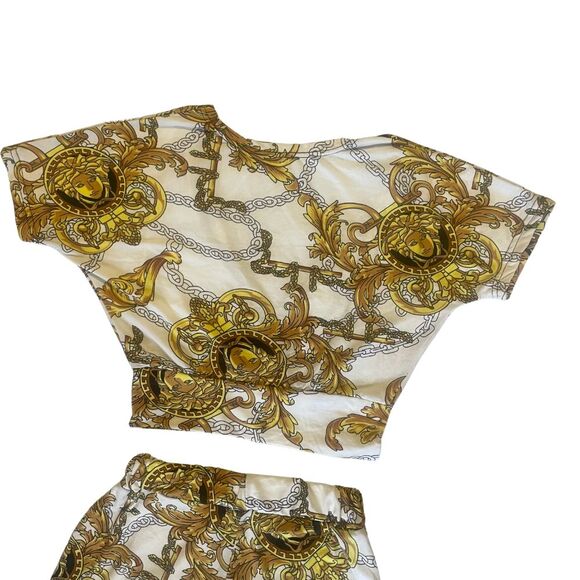 Plunging Neckline Crop Top & Pants Outfit White and Gold Baroque Print Slim-Fit - Picture 6 of 9